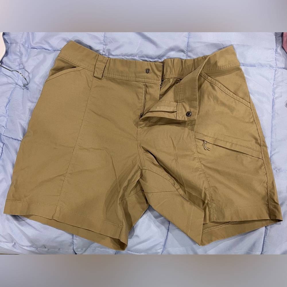 Duluth Trading shorts